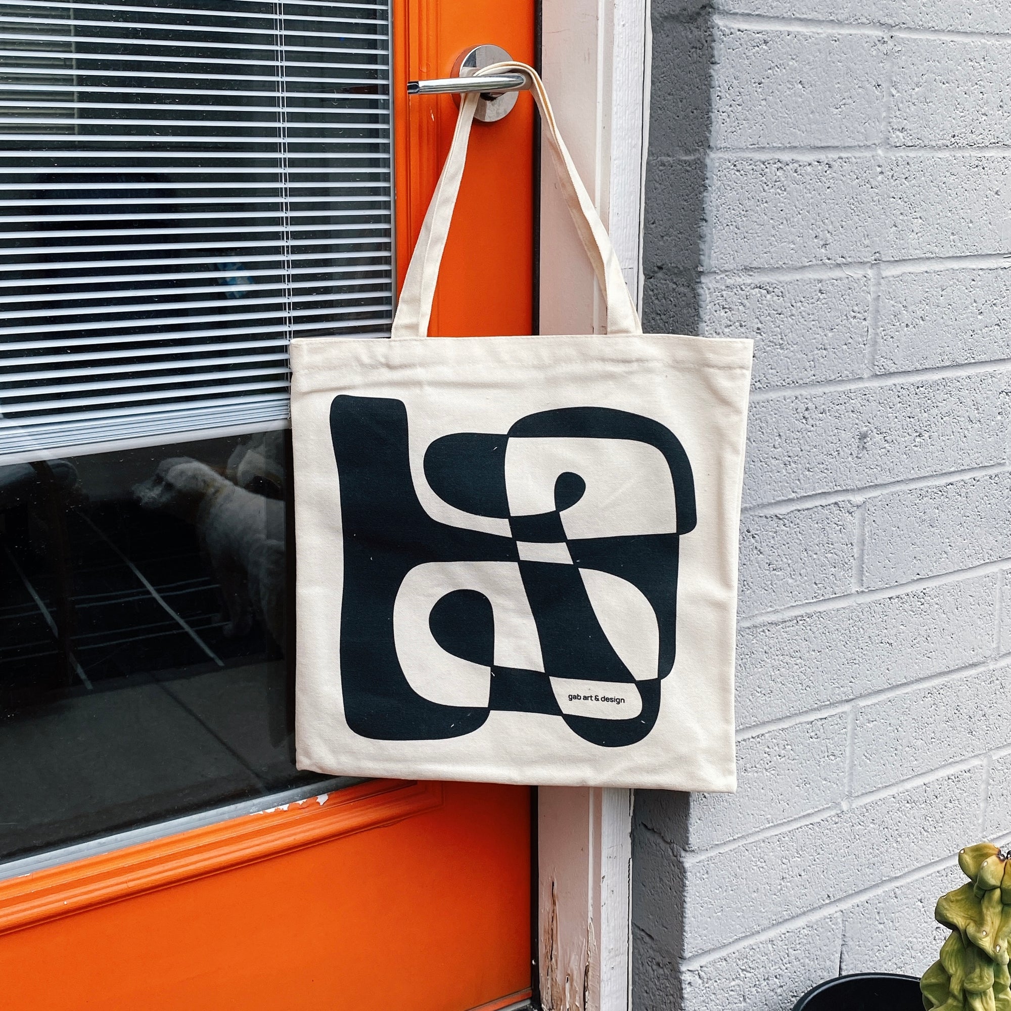 abstract tote